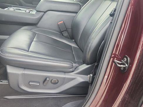 Used 2024 Ford Expedition XLT image 10