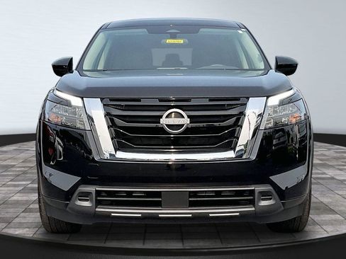 Certified 2025 Nissan Pathfinder S FWD image 2