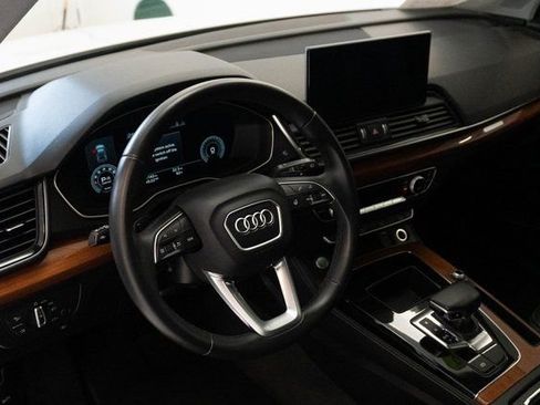 Used 2022 Audi Q5 2.0T Premium Plus image 3