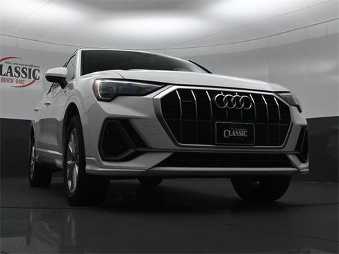 Used 2021 Audi Q3 2.0T Premium w/ Convenience Package image 28