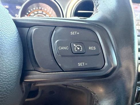 Used 2021 Jeep Gladiator Sport AWD/4WD image 18