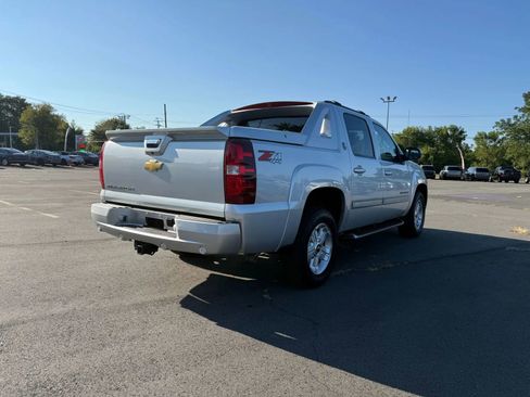 Used 2013 Chevrolet Avalanche LT w/ Suspension Package, Off-Road image 5