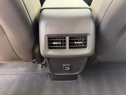 Used 2023 Chevrolet Equinox LS w/ LS Convenience Package image 23