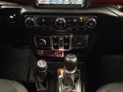 Used 2020 Jeep Gladiator Rubicon AWD/4WD image 11
