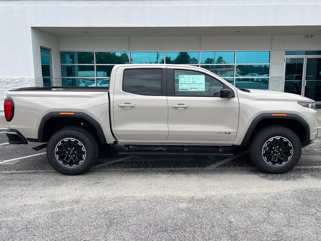 New 2026 GMC Canyon AT4 AWD/4WD image 3