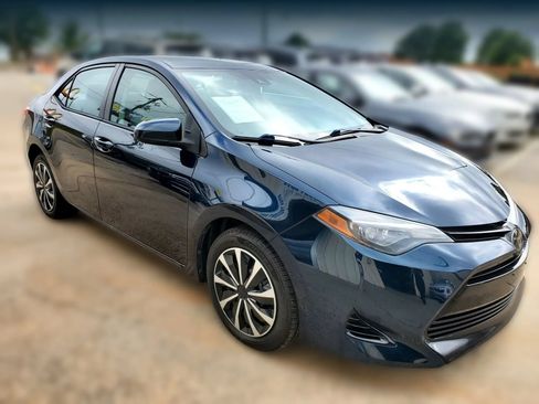 Used 2018 Toyota Corolla LE w/ Carpet Mat Package (TMS) FWD image 21