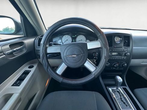 Used 2007 Chrysler 300 image 12