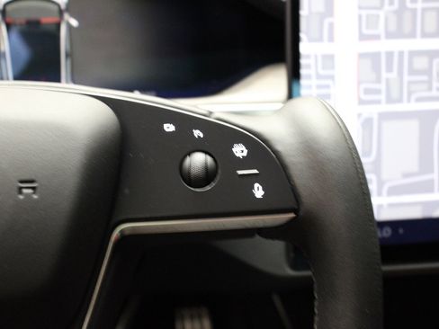 Used 2023 Tesla Model S AWD image 35