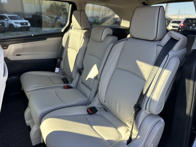 New 2027 Honda Odyssey Touring image 4