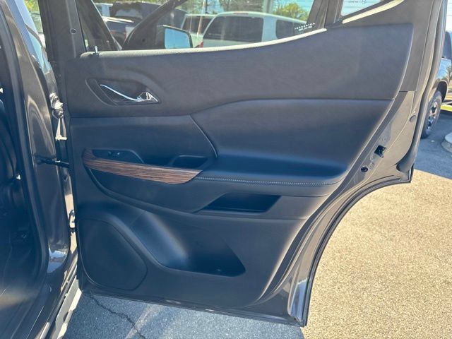 Used 2019 GMC Acadia Denali w/ Technology Package AWD/4WD image 22