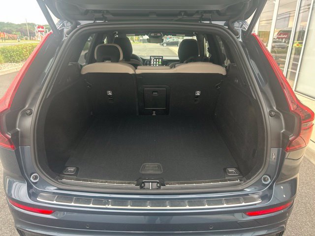 Used 2026 Volvo XC60 B5 Plus AWD/4WD image 11