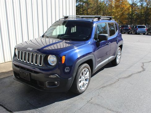 Used 2017 Jeep Renegade Latitude image 1
