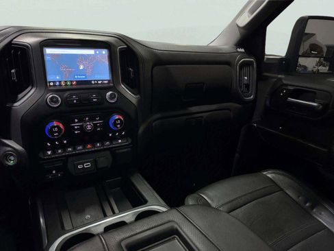 Used 2022 GMC Sierra 3500 Denali w/ Denali Ultimate Package image 28