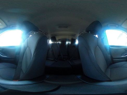 Used 2025 Toyota Highlander LE image 44