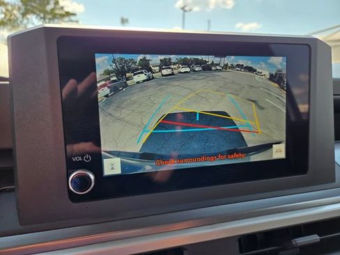 Used 2025 Toyota Tacoma SR5 AWD/4WD image 31