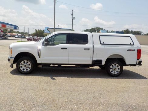 Used 2023 Ford F250 XLT AWD/4WD image 2