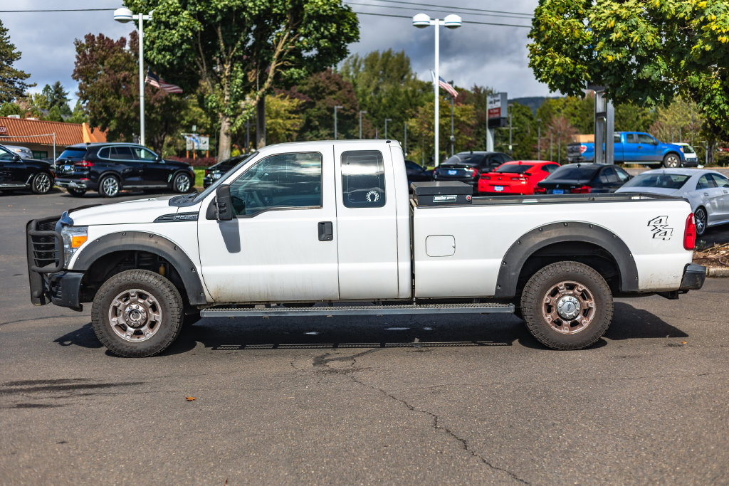 Used 2015 Ford F250 XL w/ Power Equipment Group AWD/4WD image 6