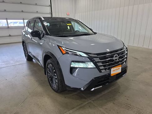Used 2024 Nissan Rogue Platinum w/ Platinum Premium Package AWD/4WD image 2
