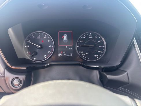 Used 2025 Subaru Outback Premium AWD/4WD image 26