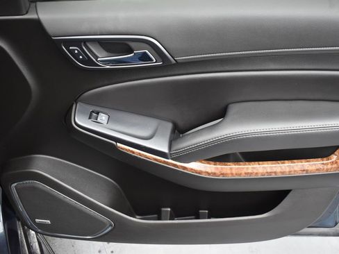 Used 2020 Chevrolet Suburban Premier w/ RST 6.2L Performance Edition image 32