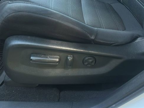 Used 2020 Honda CR-V EX image 16
