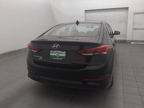 Used 2018 Hyundai Elantra SE w/ SE Connectivity Package 04 FWD image 7