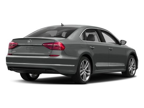 Used 2017 Volkswagen Passat 1.8T R-Line FWD image 2
