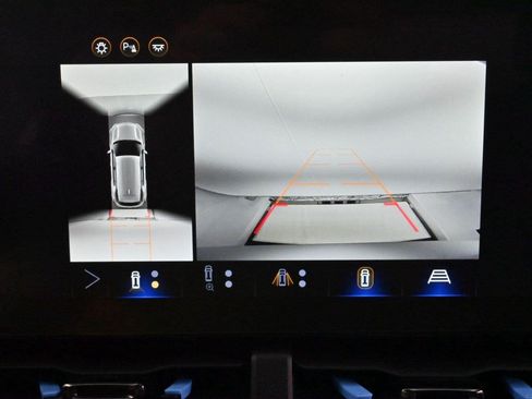 Used 2025 Chevrolet Equinox RS w/ Safety and Technology Package FWD image 23
