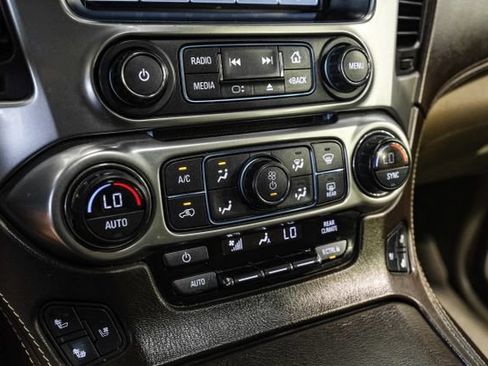 Used 2018 Chevrolet Tahoe Premier AWD/4WD image 26