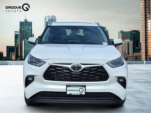 Used 2025 Toyota Highlander XLE image 9