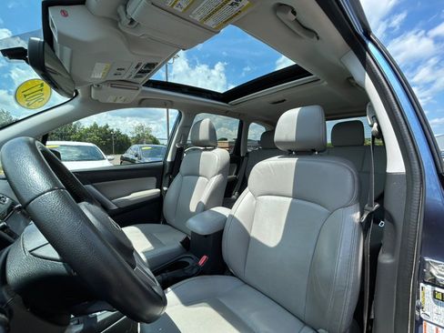Used 2017 Subaru Forester 2.5i Limited AWD/4WD image 9