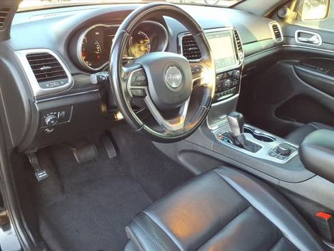 Used 2022 Jeep Grand Cherokee Limited w/ Trailer Tow Group IV image 3