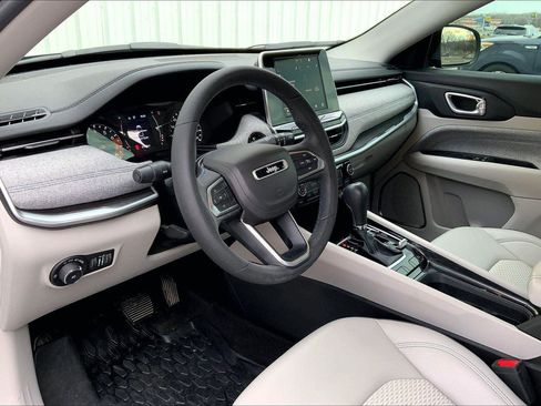 Used 2022 Jeep Compass Latitude image 13