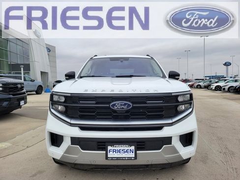 Used 2025 Ford Expedition Max Platinum image 2