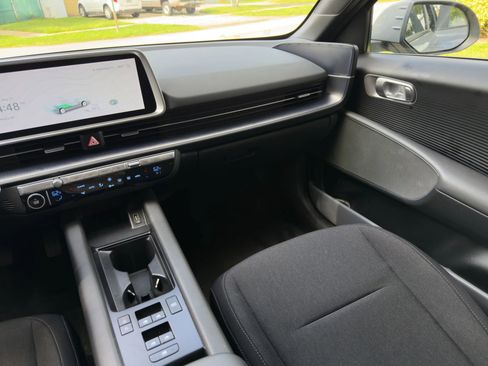 Used 2024 Hyundai Ioniq 6 SE RWD image 35