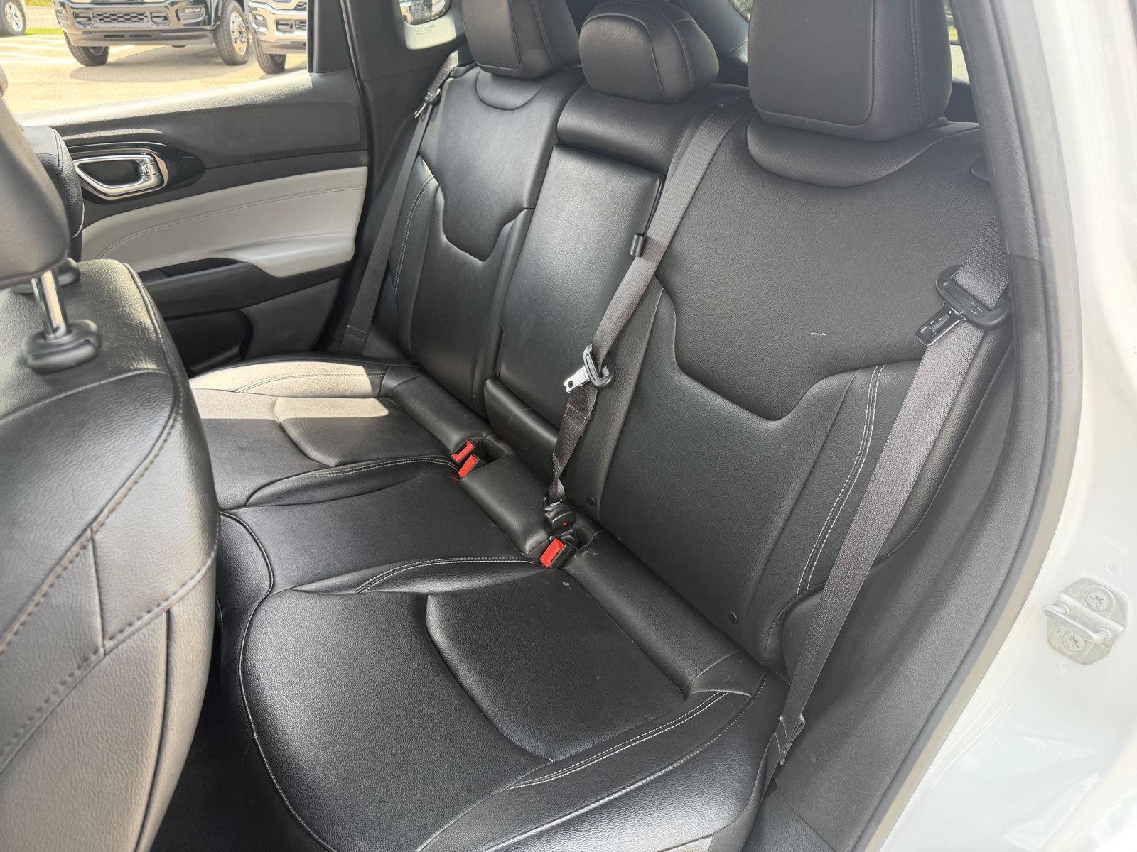 Certified 2025 Jeep Compass Limited AWD/4WD image 17