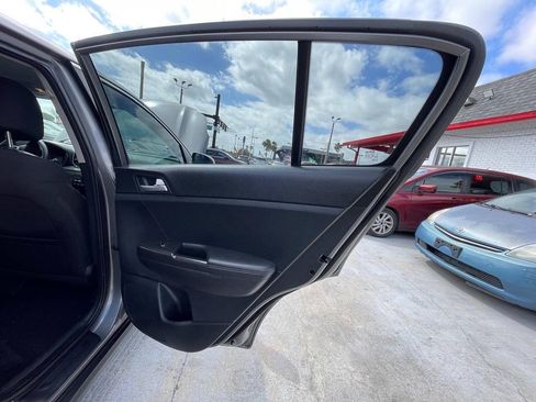 Used 2017 Kia Sportage LX AWD/4WD image 7