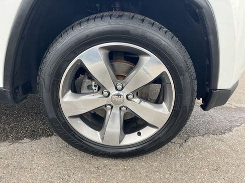Used 2015 Jeep Grand Cherokee Limited AWD/4WD image 25