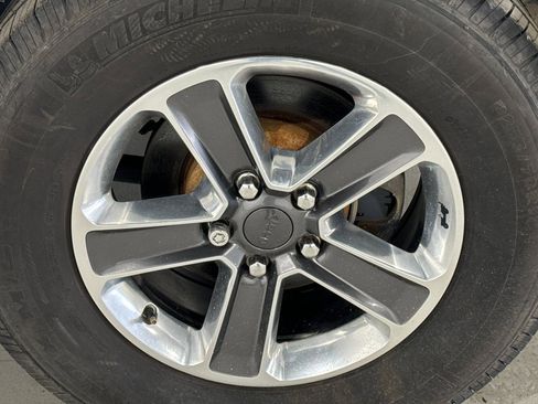 Used 2021 Jeep Wrangler Unlimited Sahara image 7