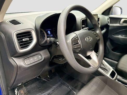 Used 2021 Hyundai Venue SE FWD image 12