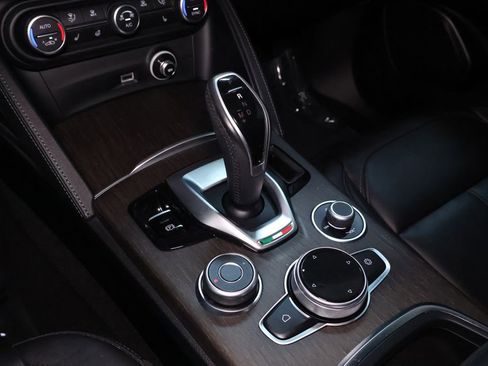 Used 2021 Alfa Romeo Stelvio Ti image 37