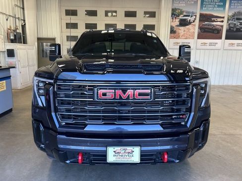 Used 2025 GMC Sierra 3500 AT4 w/ AT4 Premium Plus Package image 3