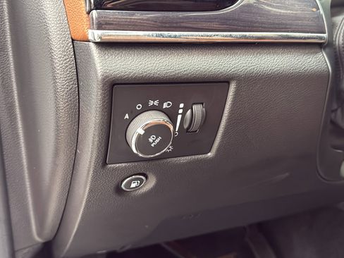 Used 2021 Jeep Grand Cherokee Overland image 13