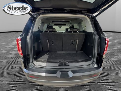Used 2022 GMC Acadia AT4 w/ Technology Package image 19