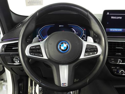 Used 2023 BMW 530e 530e iPerformance w/ M Sport Package image 26