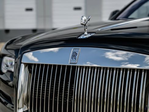 Used 2017 Rolls-Royce Ghost RWD image 36