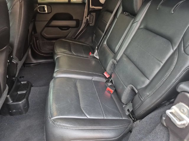 Used 2019 Jeep Wrangler Unlimited Sahara AWD/4WD image 25