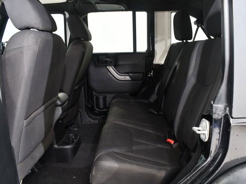 Used 2018 Jeep Wrangler Unlimited Sport S AWD/4WD image 16