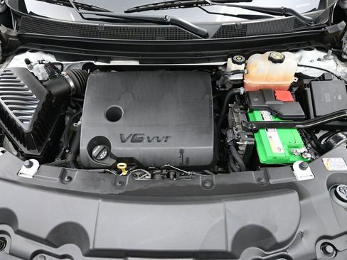 Used 2023 Chevrolet Traverse LT FWD image 15