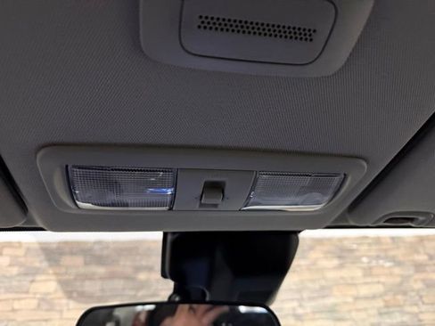 Certified 2024 Nissan Frontier SV image 24